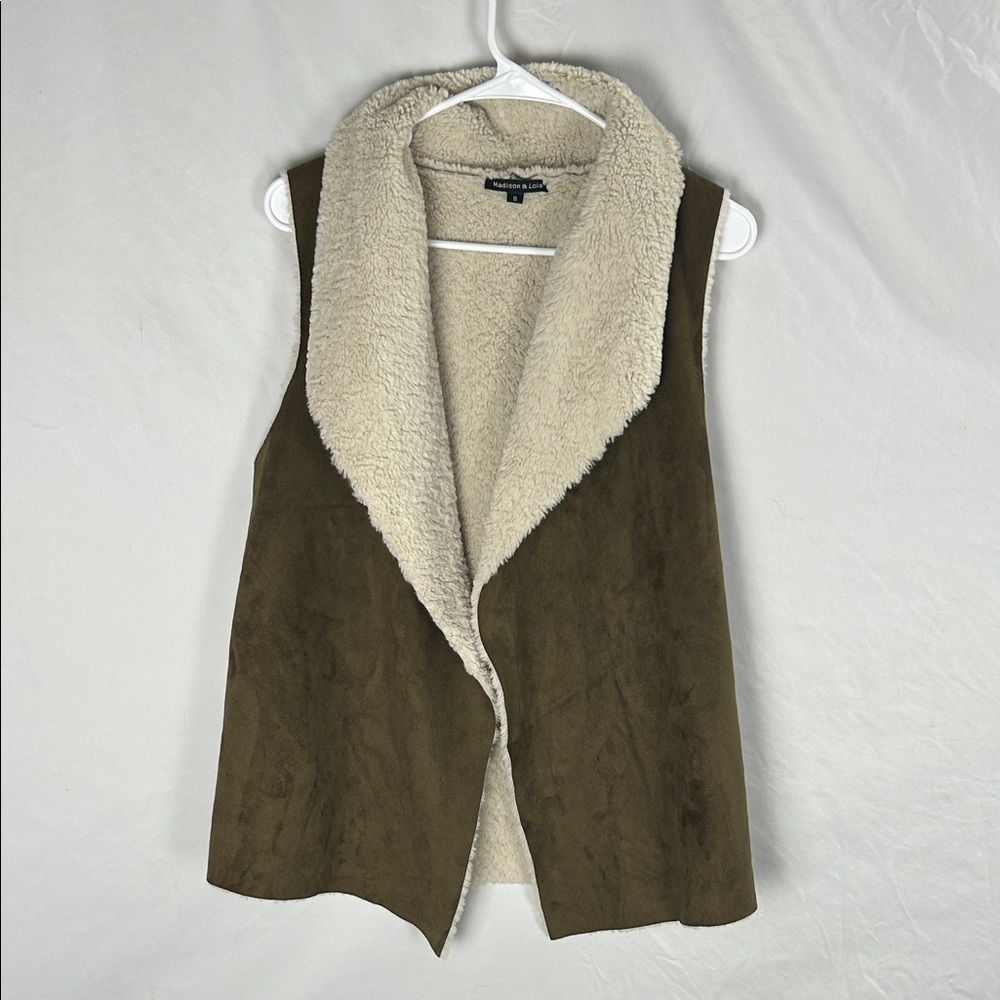 Madison & Lola Faux Brown Suede and Sherpa Vest Small